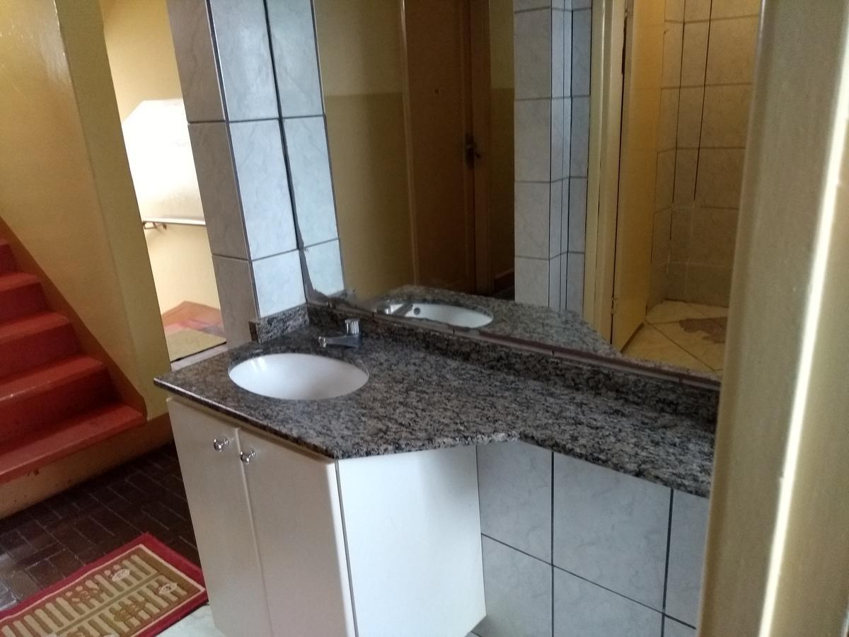 Single Room with Shared Bathroom,633689640:JPEG